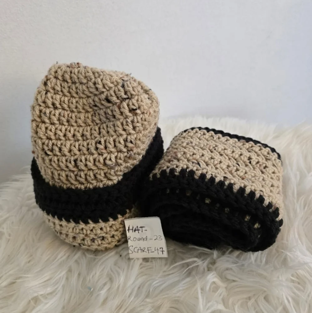 Hand Knitted Tan And Black Hat And Scarf🌴